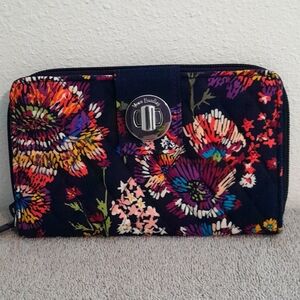 Women Vera Bradley wallet